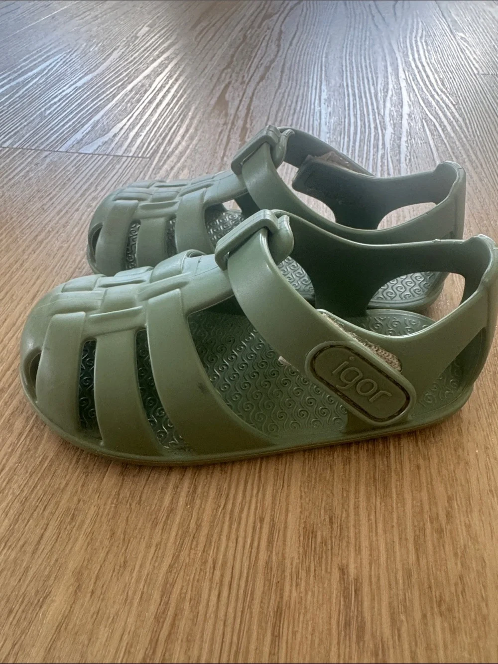 Igor Nemo barefoot Closed-Toe Jelly Sandals in Green